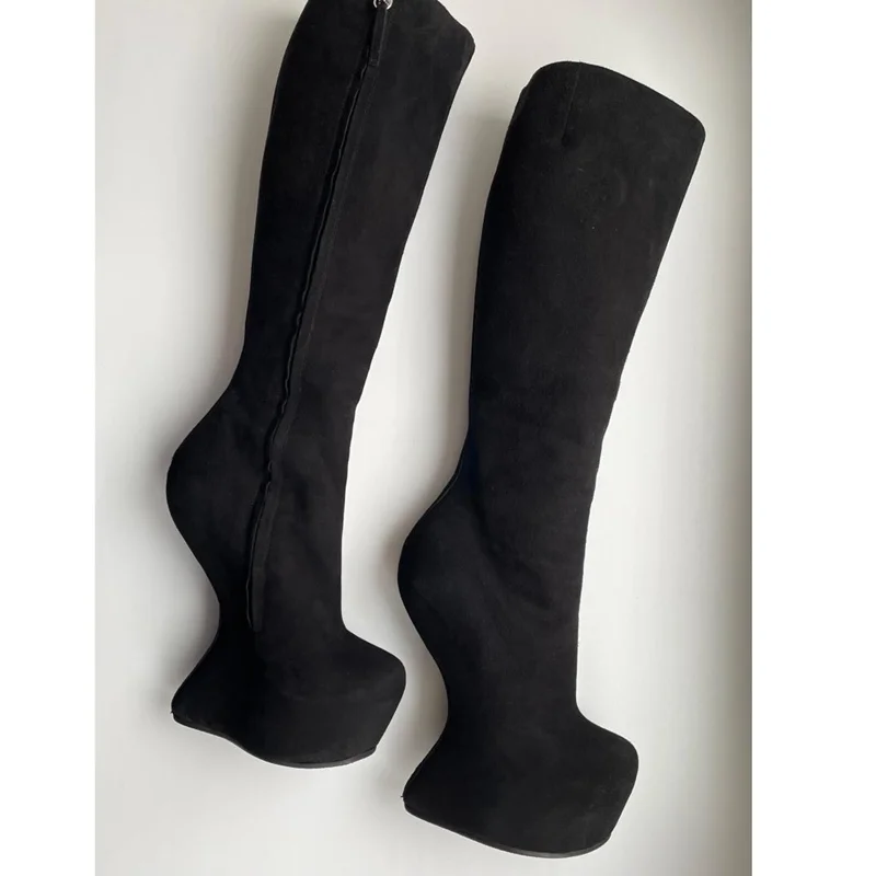Ausgefallene Wildleder-Kniehohe Stiefel mit Sexy Spitze Zehe, Durchbrochenen Absätzen und Reißverschluss, Maßgefertigt, Neueste Modekollektion für Damen, Moderne Stiefel