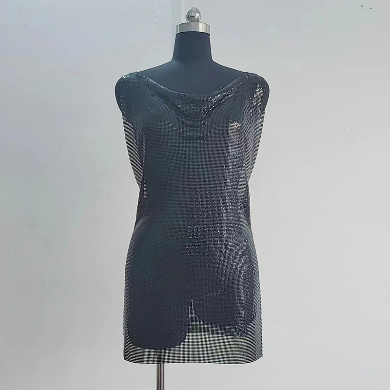 Silbernes Pailletten-Minikleid für Damen, glitzerndes, figurbetontes Partykleid mit Wasserfallausschnitt, sexy, ärmellos, rückenfrei, für Nachtclub und Abendveranstaltungen. – Detail 7