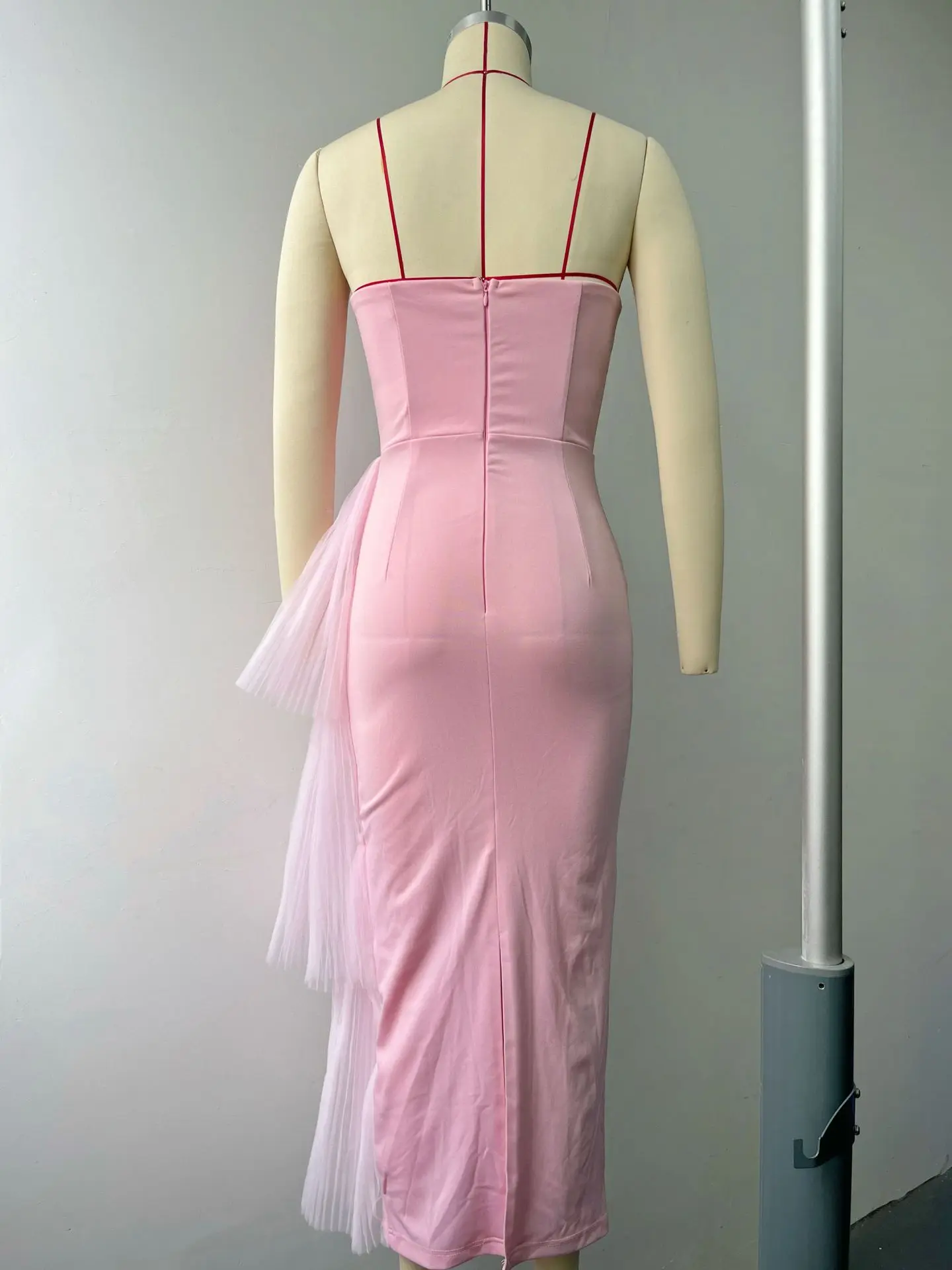 Vestido de noite formal longo chique com camadas de malha elástica alta