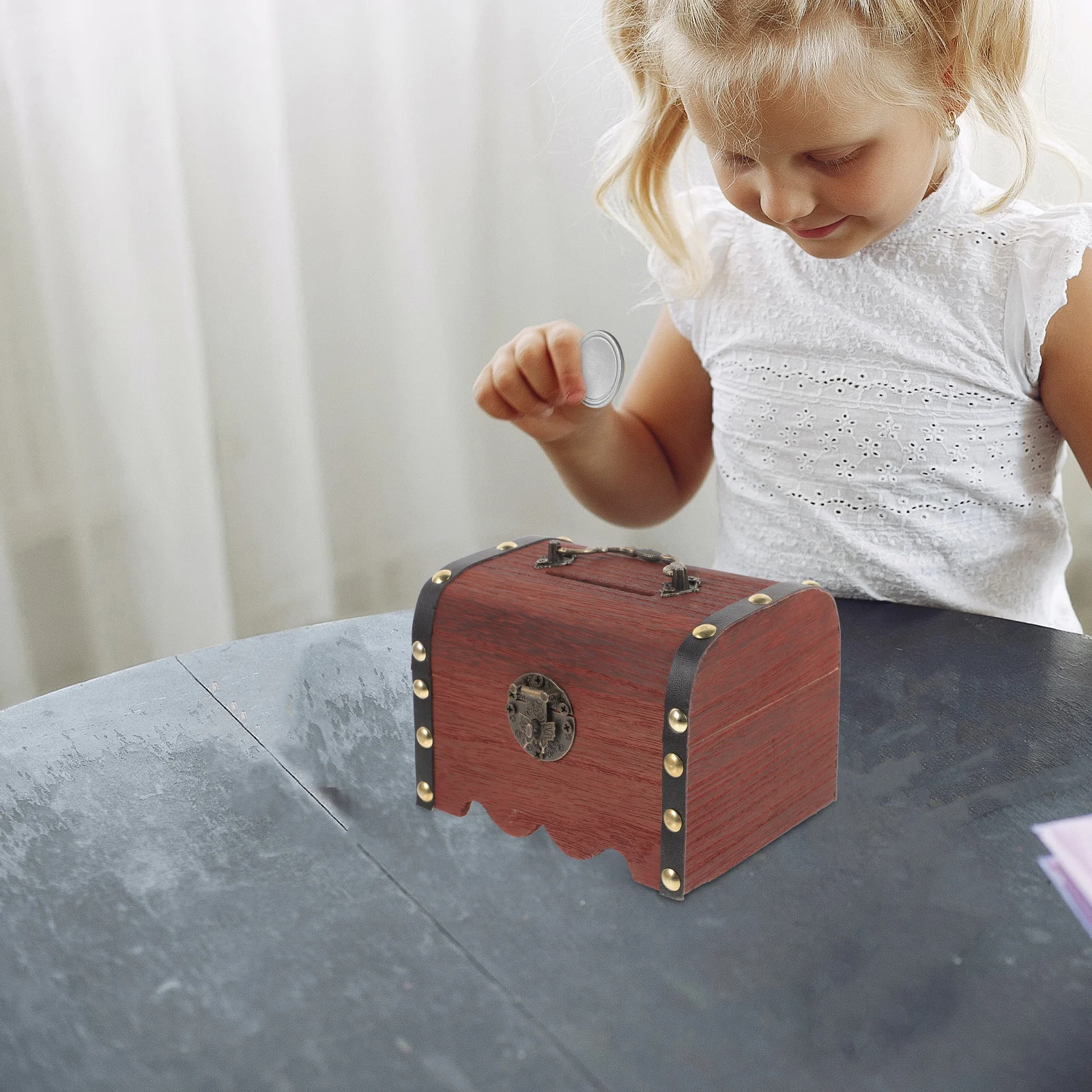 

Wooden Piggy Bank Retro Treasure Chest Vintage Coin Savings Jar Lock Gift Trinket Storage Box Desktop Ornament Party