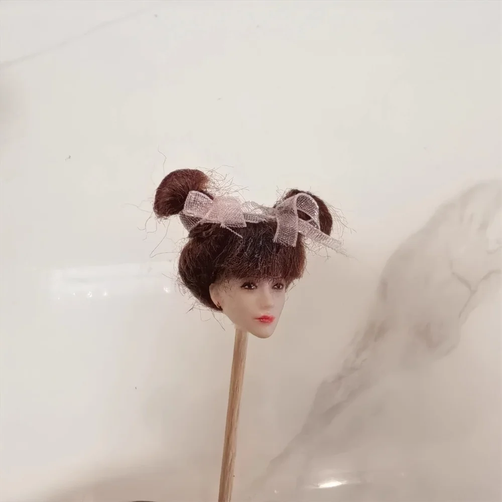 Na sprzedaż 1/12 Śliczna dziewczyna Rzeźba głowy z brązowymi włosami Transplantacja Zabawki Model dla 6" TBL PH Figurka akcji Zbieraj DIY