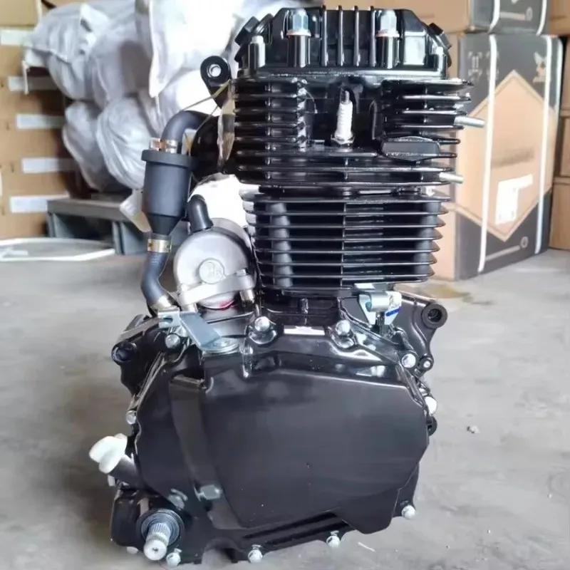 Fabbrica di vendita calda OEM di fabbrica 250cc 4 tempi assemblaggio motore moto Ducati per Zongshen CB200 motori per biciclette accensione CDI