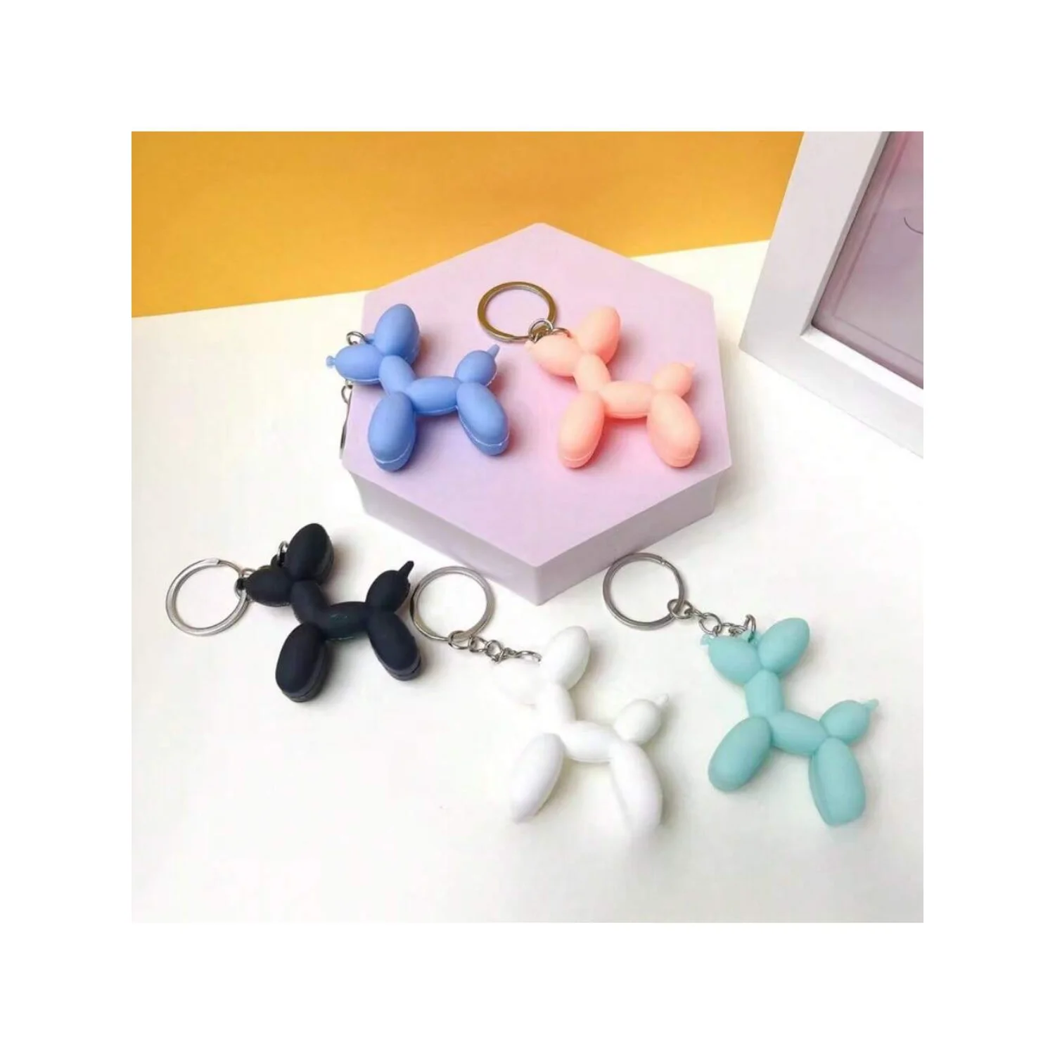 

1pc Pvc Balloon Dog Shaped Keychain 3d Creative Cute Bag Ornament Car Pendant Party Gift, Festival Gift, Valentine'S Day Gift