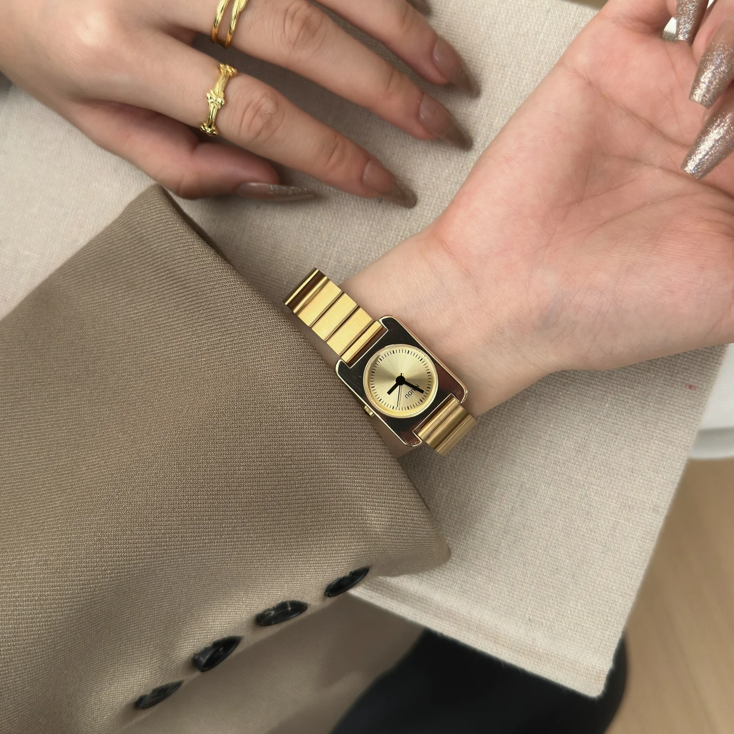 Trendy Gold Brand Women's Watch Square Dial Ladies Analog Quartz Watches Ultra-thin Steel Strap Woman's Wristwatch Clock Relogio