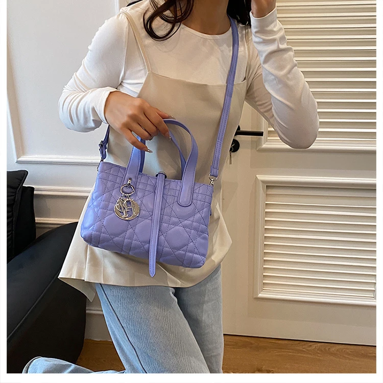 

Роскошная плюшевая сумка-кроссбоди для женщин, винтажная дизайнерская кожаная сумка-тоут, уникальная элегантная вместительная сумка для поездок на работу, бархатистая сумка для подгузников