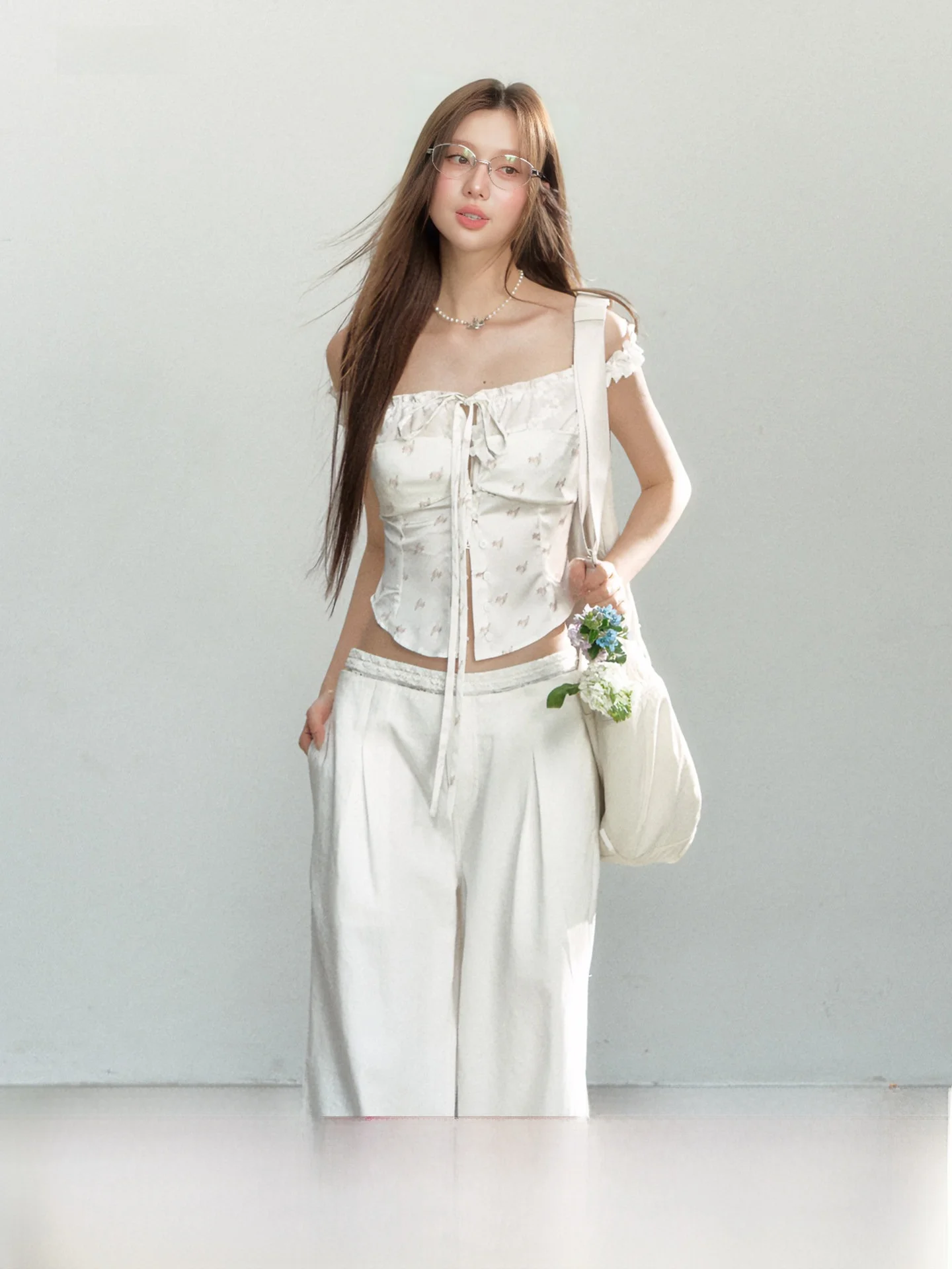 

7iftin Original Design Summer New White Floral Print Strap Vest ort Sle Fake Two-Piece Top Women's Faion Vest