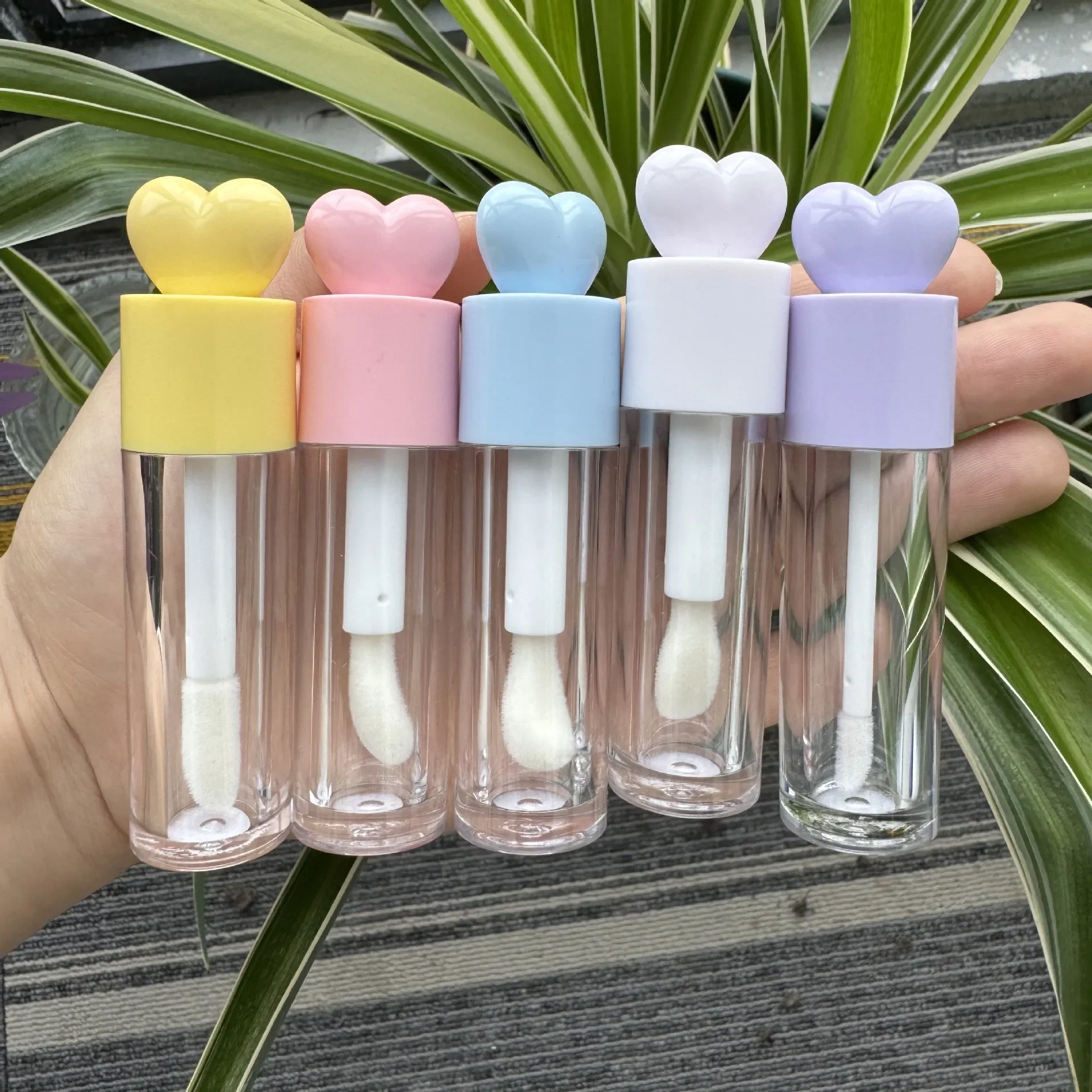 tubo-contenedor-de-brillo-de-labios-vacio-rosa-botella-bonita-con-forma-de-corazon-de-6ml-etiqueta-privada-tubo-de-lapiz-labial-liquido-redondo-de-bajo-moq-venta-al-por-mayor-30-uds