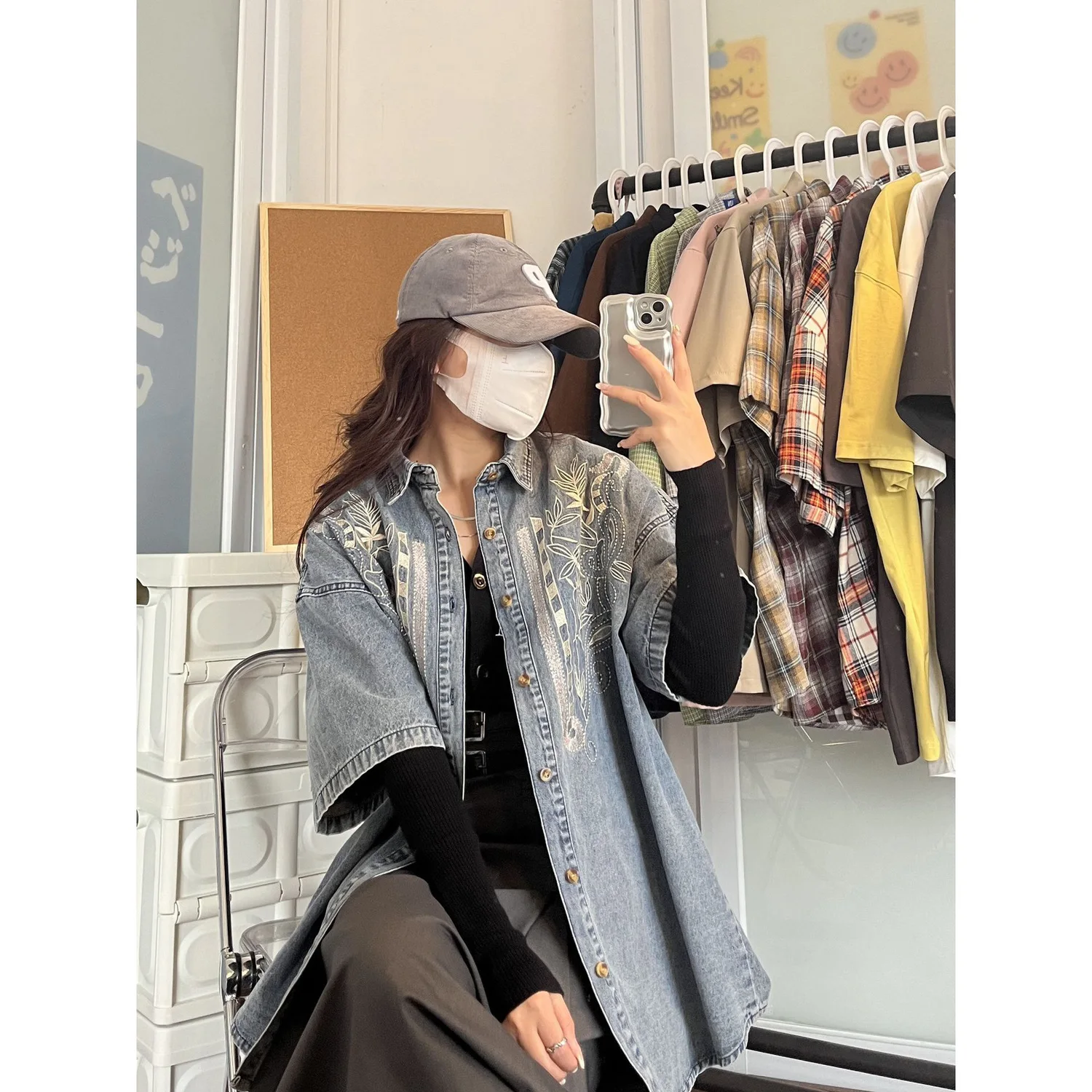Designed retro symmetrical embroidered denim shirts for men and women summer loose short sleeved Polo collar couple cardigans