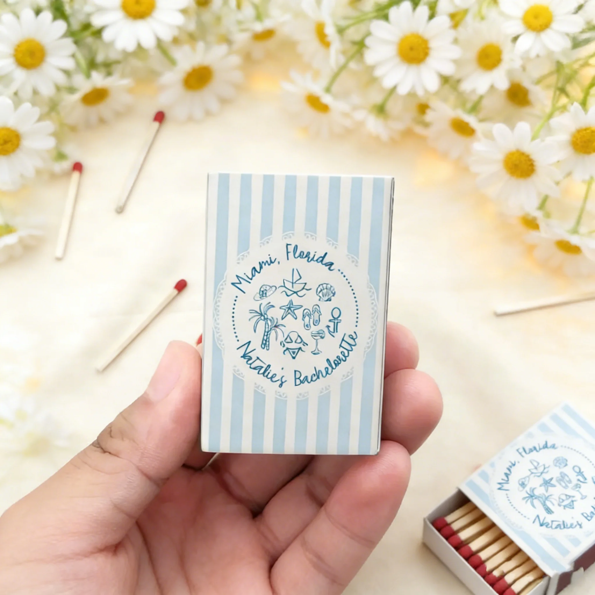 Caja de Cigarrillos Personalizada con Rayas | Recuerdos para la Fiesta de Despedida de Soltera en la Playa para la Tribu de la Novia | Regalo para un Fin de Semana en la Costa Tropical