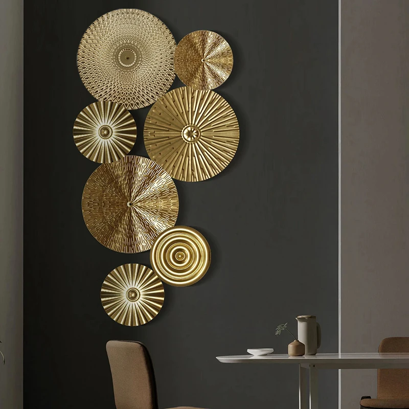 Luxury Round Golden Wall Decorations Hanging Creative Golden Metal Irregular Wall Retro Style Home Room Decorate Wall Pendants