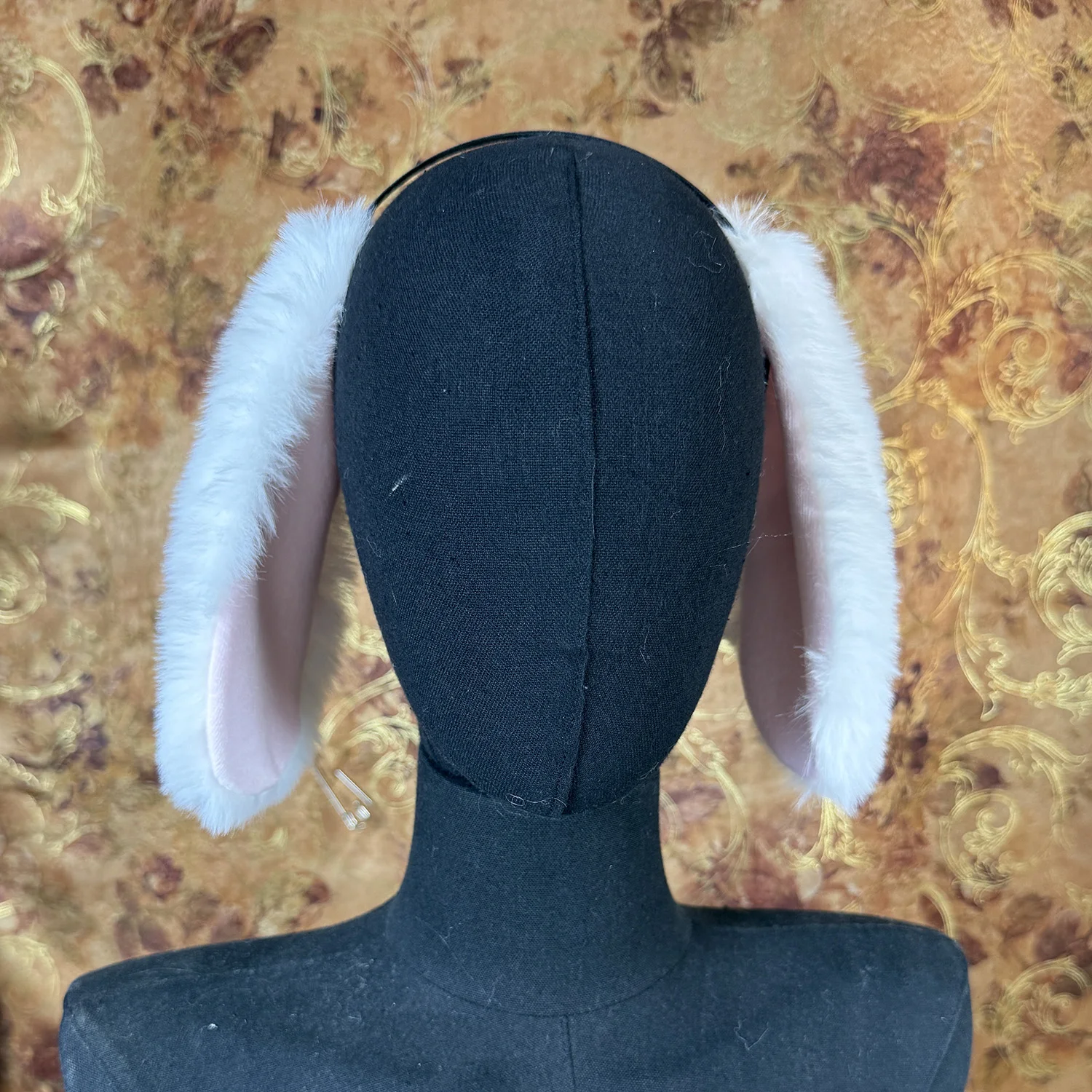 A Movable Rabbit Tail That Combines Voice Control, Swinging, and Patting Functions in One. Props for Role-playing and Performanc