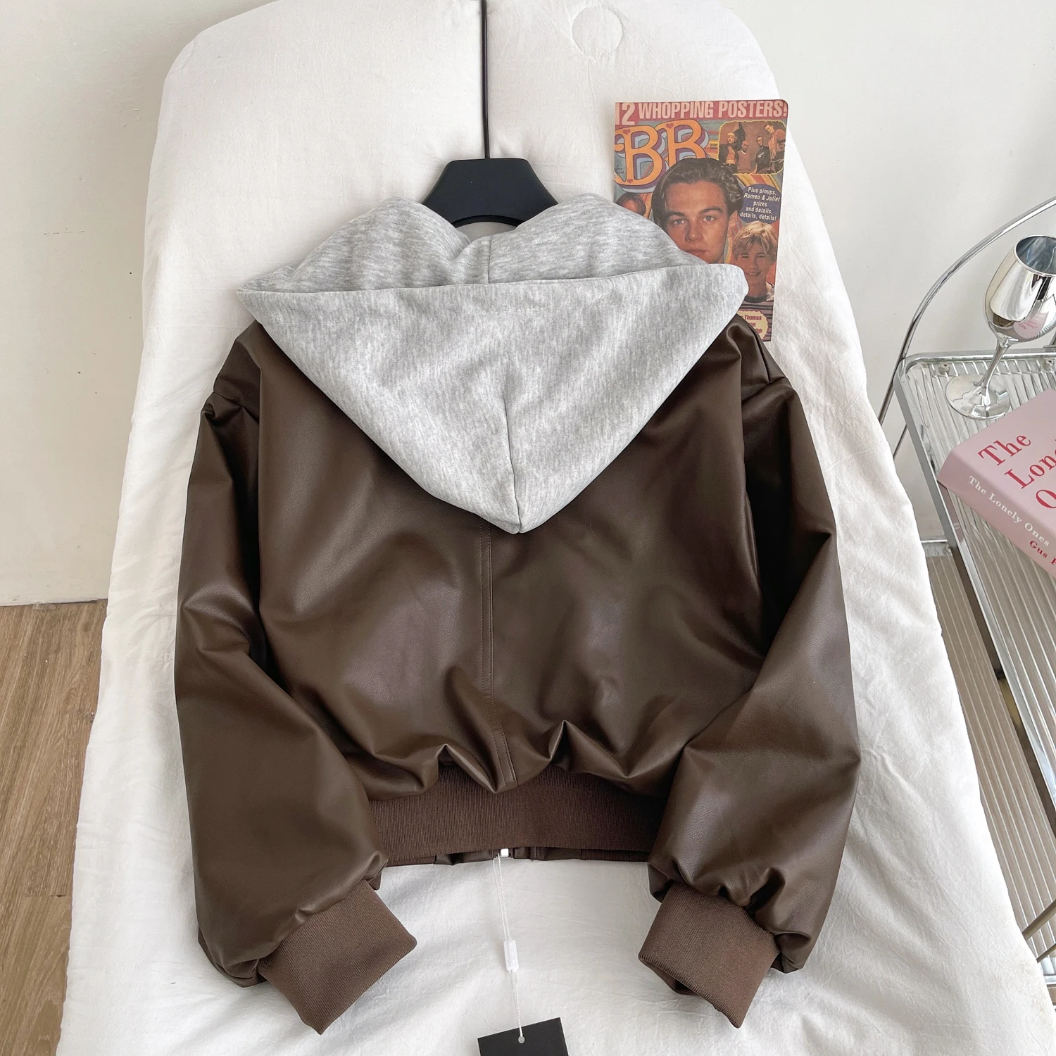 Clothland المرأة خمر مقنعين بولي Leather سترة جلدية المرقعة كم طويل الإناث الرجعية معاطف غير رسمية Mujer CB211