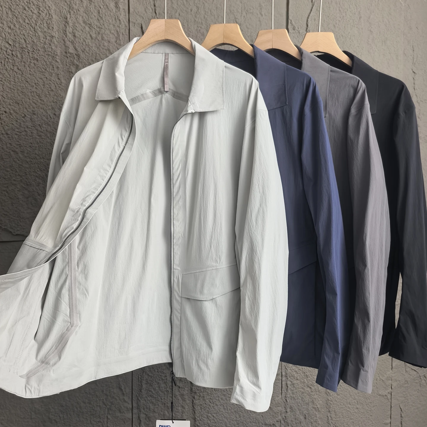 

Men's Lightweight Breathable Waterproof Sun-Protective Jaet Full-Prure Glue Slim Fit Casual Sle Nylon Fiber Zipper Clo...