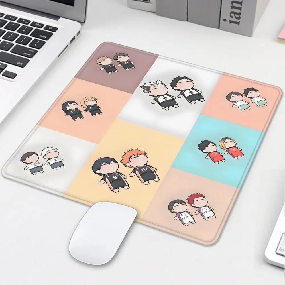 Simpatico tappetino per mouse Anime Haikyuu Tappetino per mouse piccolo LockEdge per giocatori Tappetino per scrivania per computer Gomma antiscivolo rettangolare