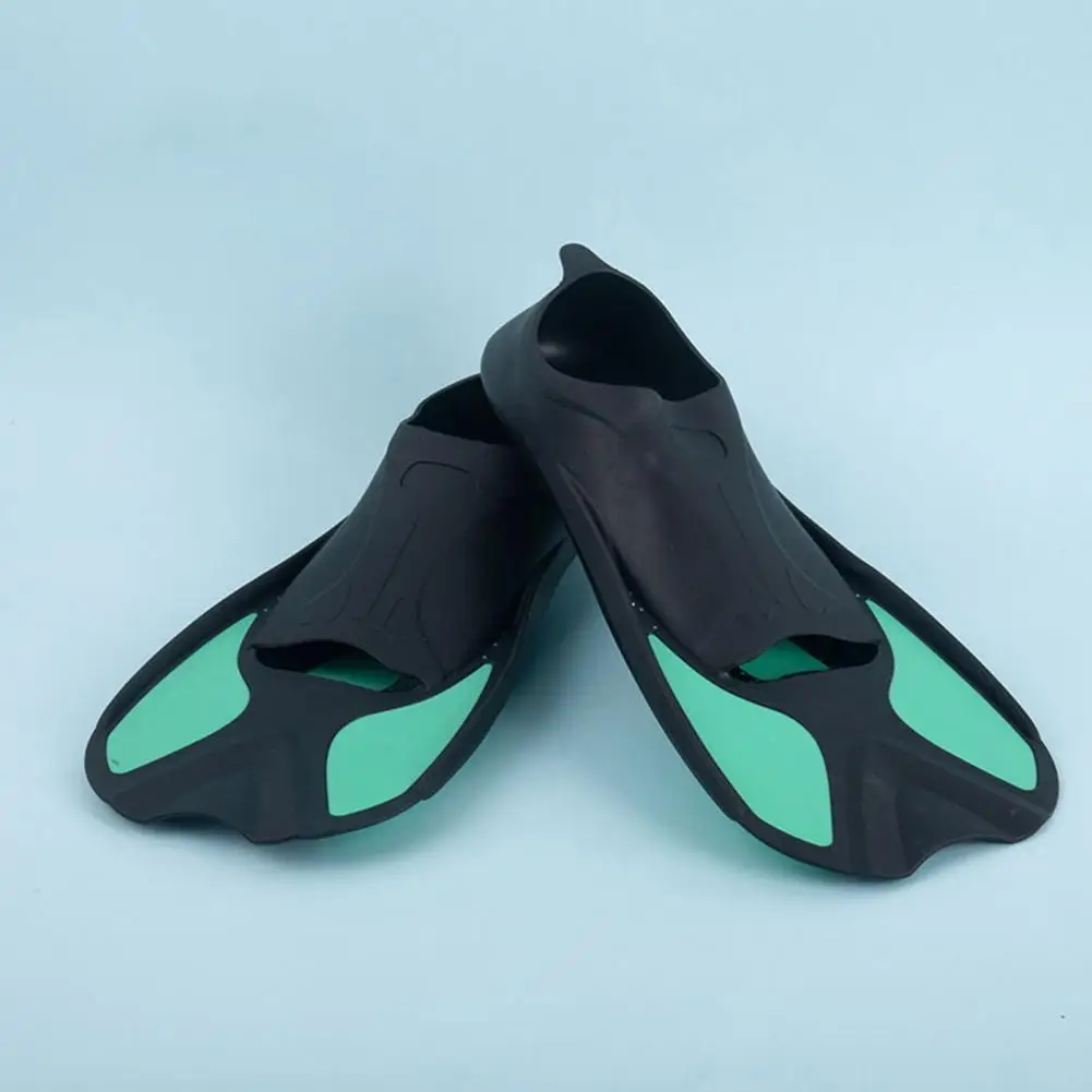 Diving Fins Swimming Training Fins Professional Snorkeling Flippers Short Blade Flippers Leg Strength Building Swimming Flippers