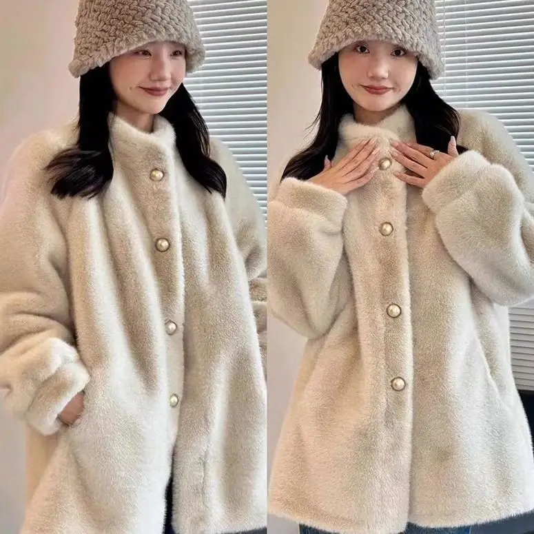 معطف فرو صناعي بني كراميل لعام 2025 للنساء نباتي قطيفة متوسطة الطول ملابس خارجية شتوية فاخرة صديقة للبيئة #3