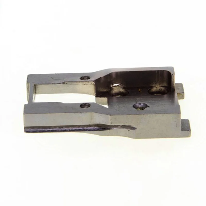 91-014636-25 Sewing Machine Spare Parts & Accessories for PFAFF 335 Needle Plate Holder 335068 / L6055-0A