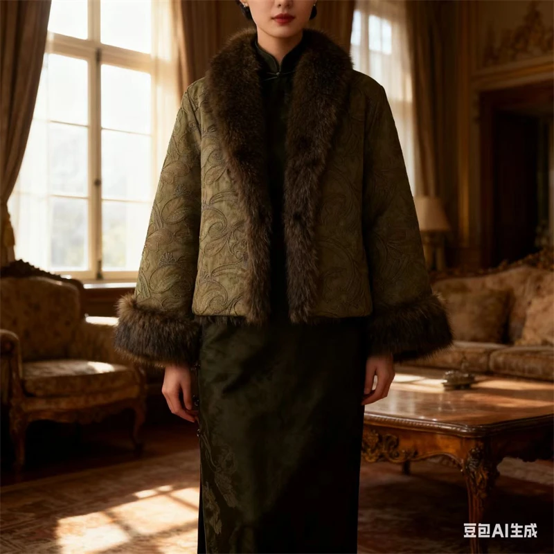 Chaqueta bordada con ribete de piel sintética para mujer - Elegante abrigo verde oliva para otoño/invierno