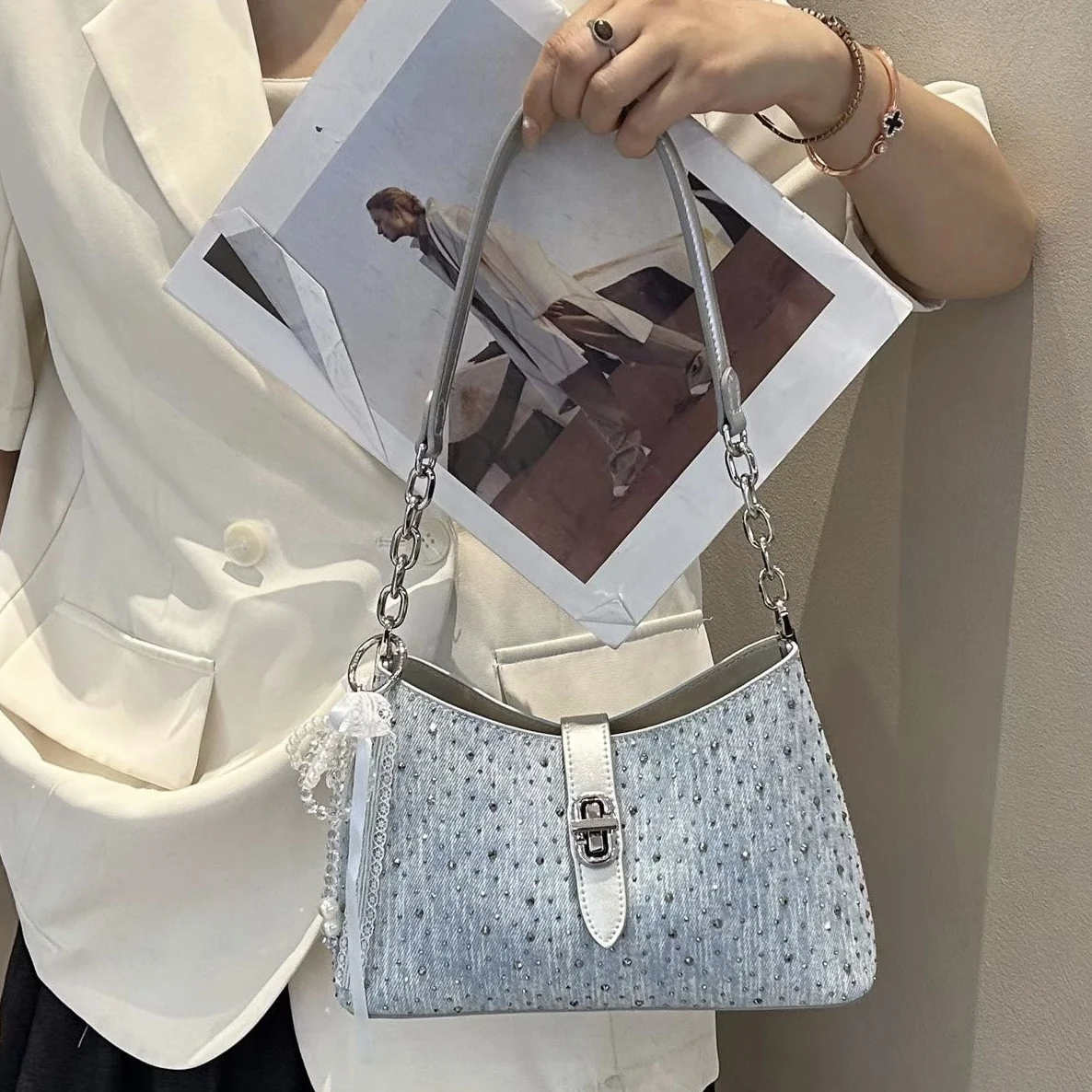 fashionable-diamond-pattern-crossbody-shoulder-bag-for-commuting-stylish-versatile-underarm-bag-trendy-women's-handbag