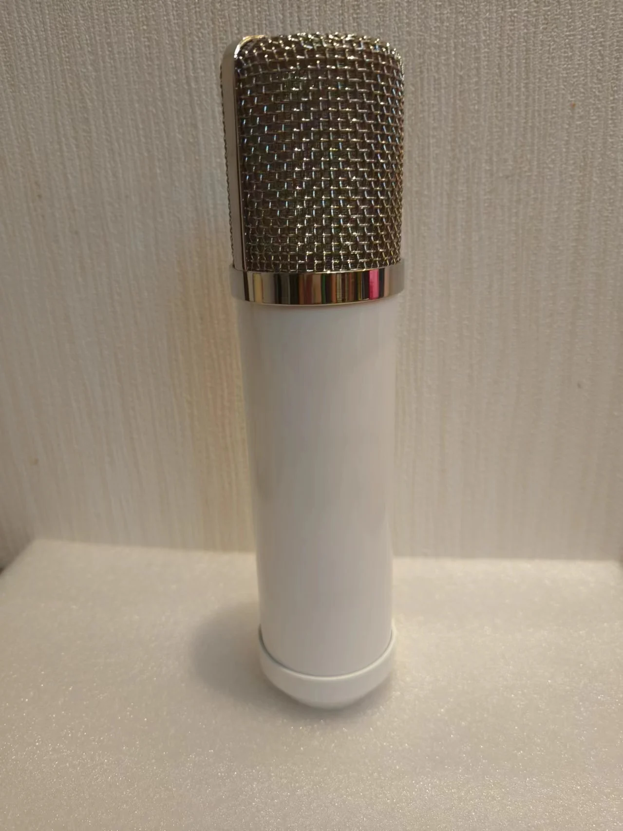 251 جسم ميكروفون من أجزاء صوت جسم الميكروفون باللون الأبيض، ميكروفون K49