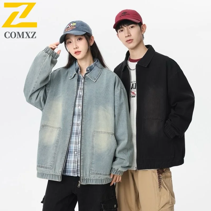 

COMXZ Мужская модная универсальная повседневная джинсовая куртка в винтажном студенческом стиле с рваными лацканами и заниженными плечами в американском стиле 2025