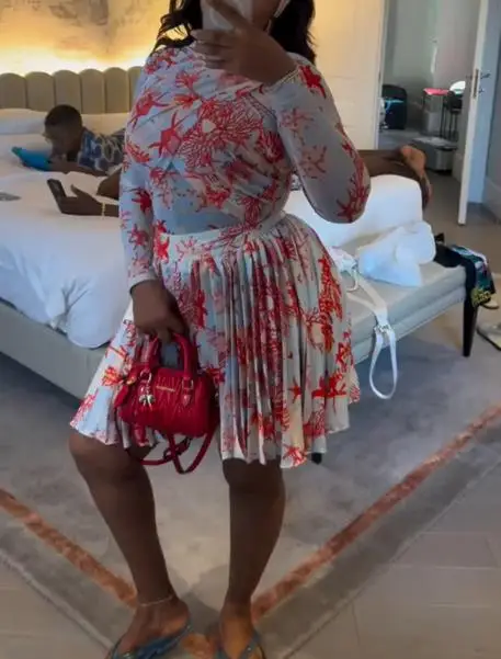 レディースファッション エレガントな服装 気質 秋の新作 スリムプリント長袖トップス＆プリーツスカートセット 女性用