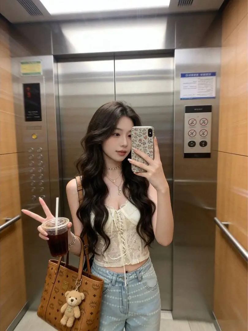 Sexy Lace  Knot Halter Vest Women's 2026 Spring New Inner Wear Outer Wear Spicy Girl Slim Fit Top A-Line Narrow Stra...