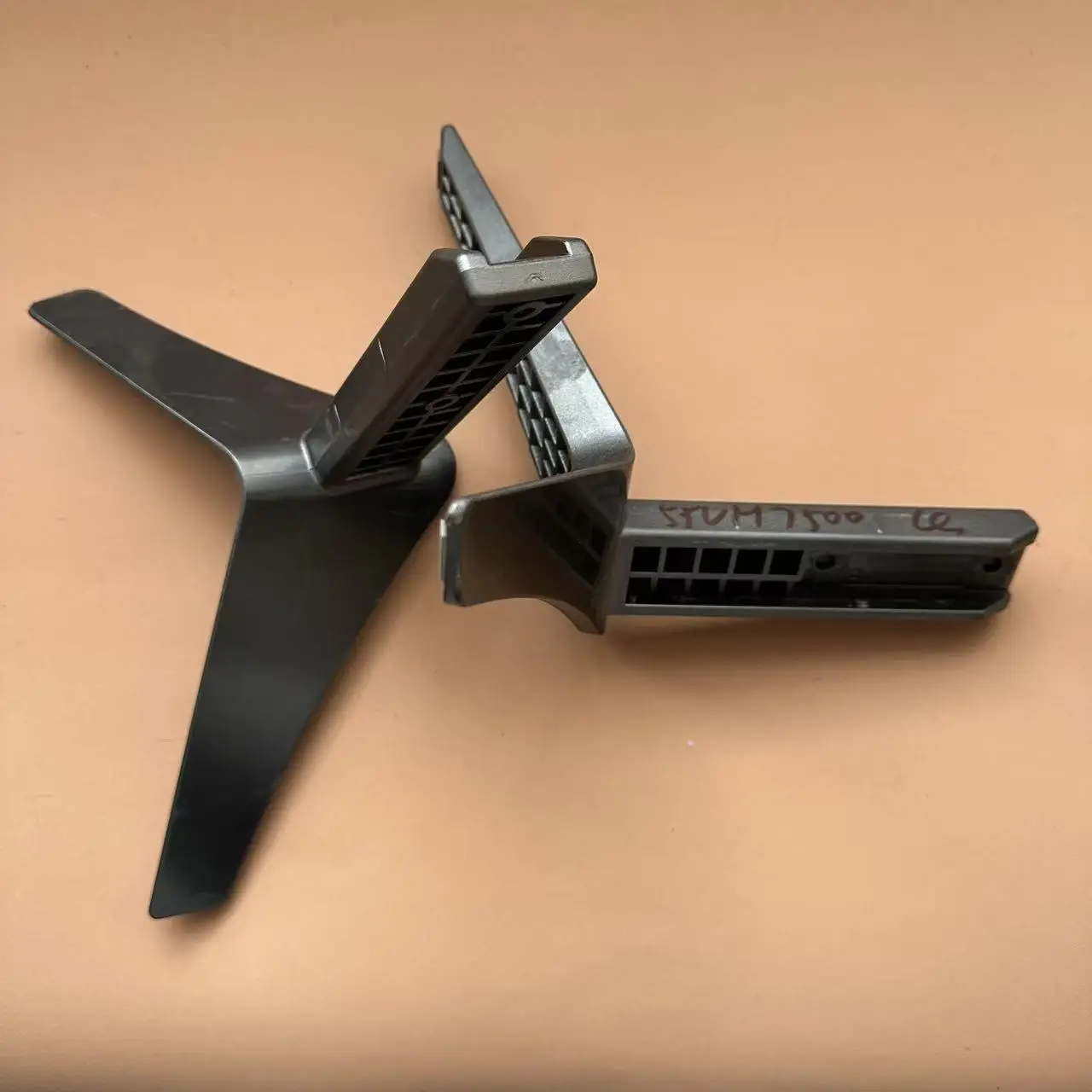 

TV TABLETOP STAND FOR 55UF840 55UH7500 MAM640840