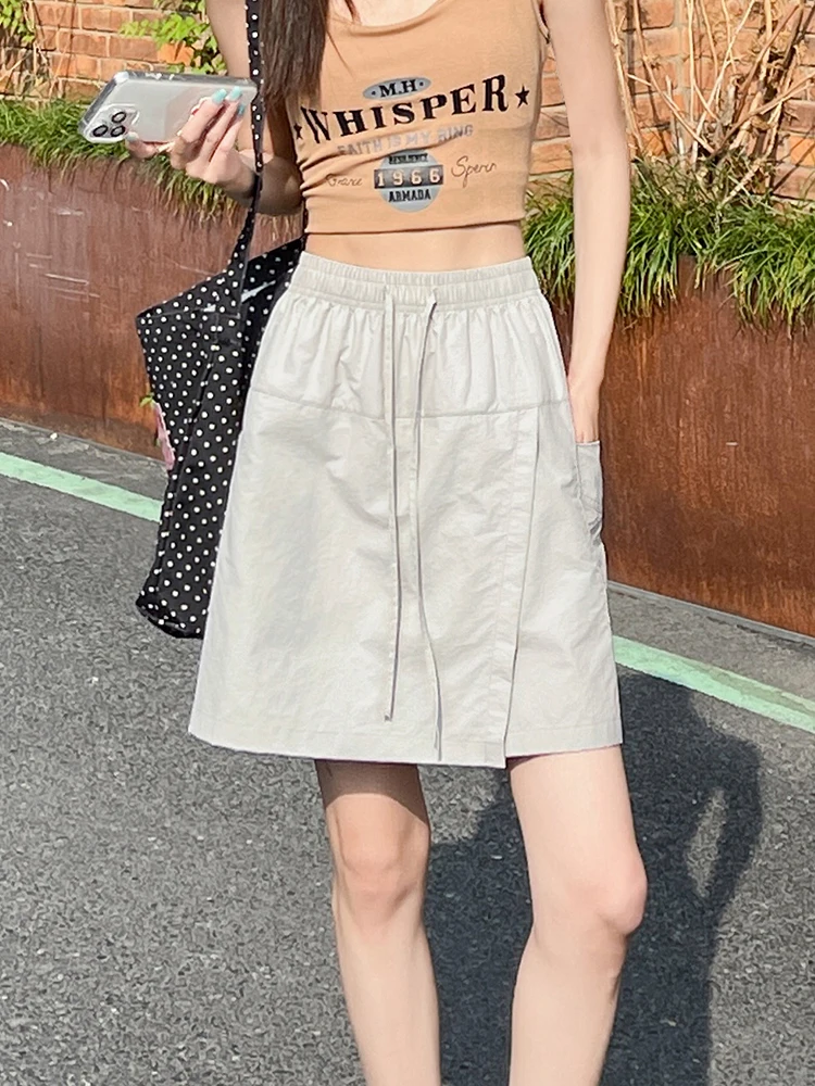 Sommer-Damen-Shorts Schnelltrocknend Leichtgewichtig Mit Taschen Vorderer Schlitz Cargo-Hose Hohe Taille Knielange Shorts Sportliche Freizeithose – Detail 16