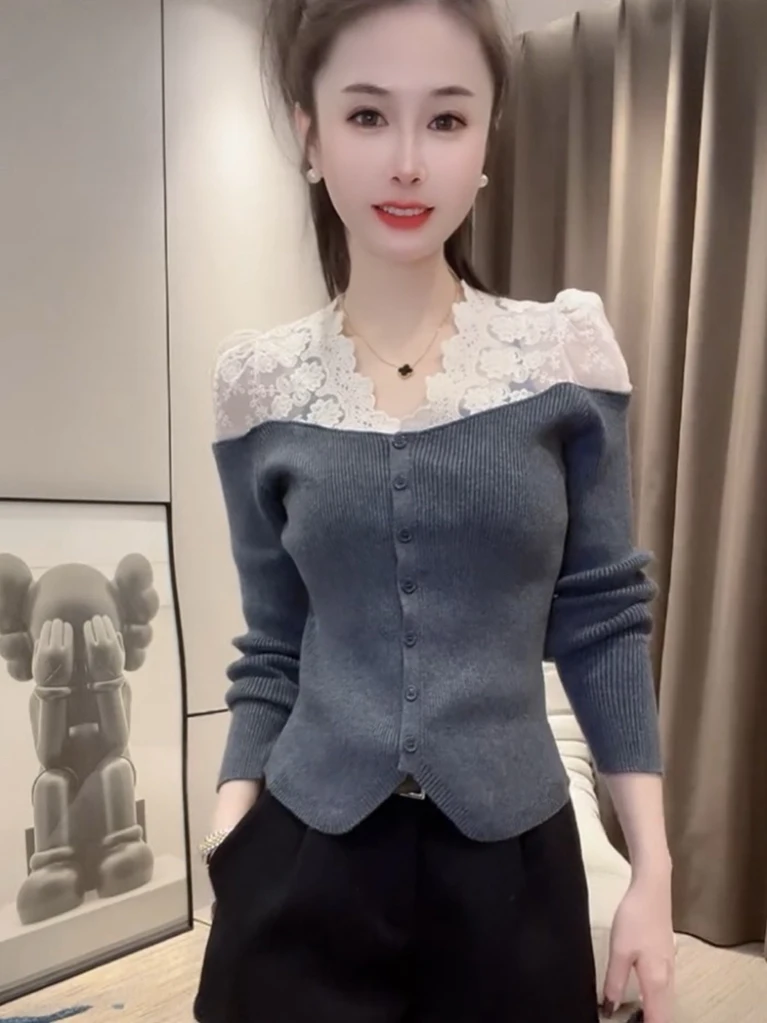 

Women's Slim Fit Lace Splice Knitted irt Inner Wear Base irt Top Design Sensation Autumn Winter New Sle Casual Wear