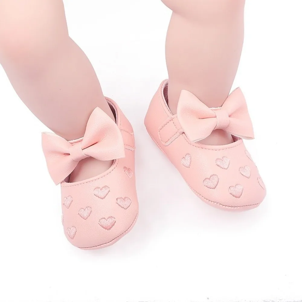 

Non-slip Leather Baby Shoes Cute Appearance Love Bow Toddler Shoes Lightweight Multicolor Newborn First Walkers Indoor Use