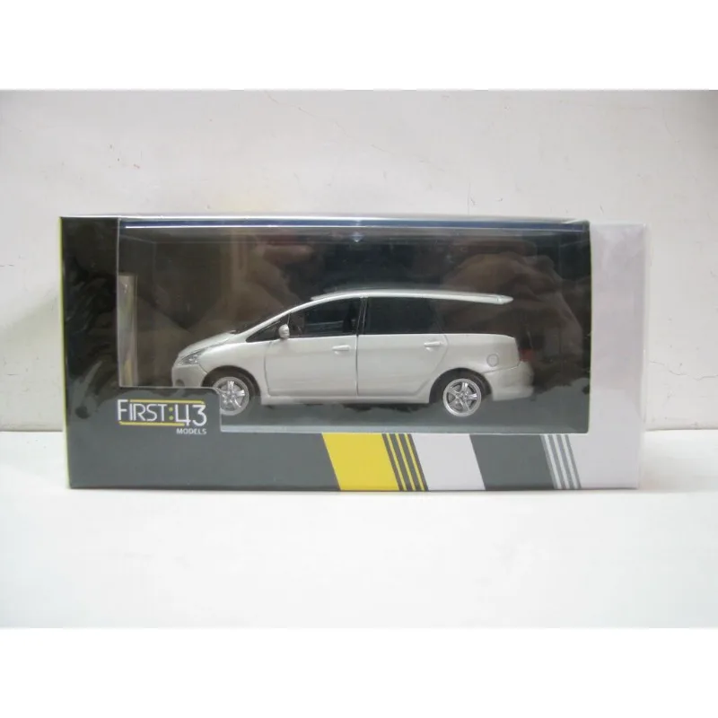 

Diecast First 1:43 Scale MITSUBSHI GRANDIS 2003 White Alloy Car Model