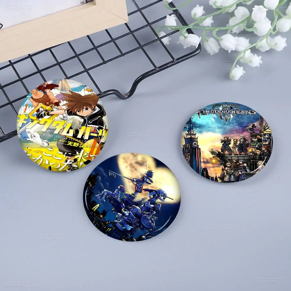 

K-Kingdom Hearts Cartoon Brooches Anime Badge Round Handmade Brooch Lapel Pins Jewelry For Backpack Clothes Gifts
