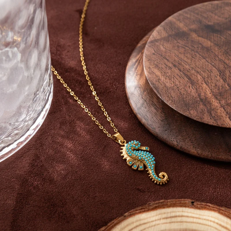 Stainless Steel Fashion Literary Blue Seahorse Pendant Necklace for Women Diamond Inlaid 18K Gold Plated Jewelry Gift