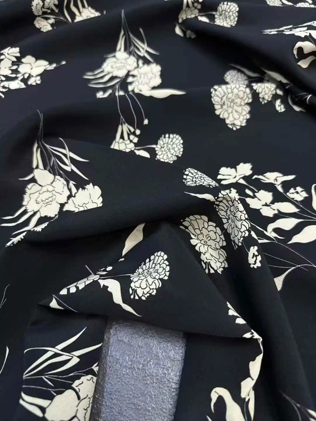 Blue White Color Block Wide Width Silk Crepe De Chine Fabric Mulberry Silk Soft Breathable for Summer Dress Blouse