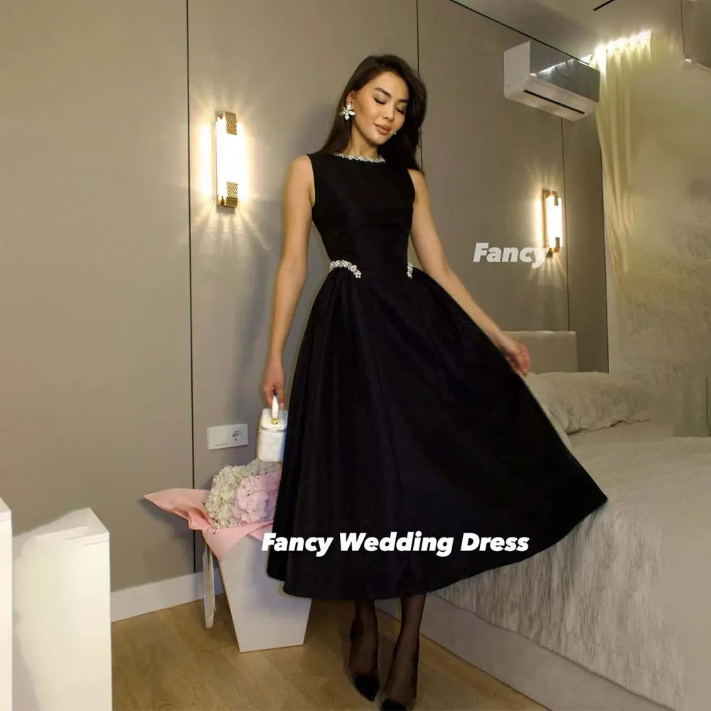 فستان سهرة لامع أنيق برقبة دائرية في المملكة العربية السعودية فستان حفلات من الساتان الناعم على شكل حرف A فستان حفلات مشد خلفي مخصص