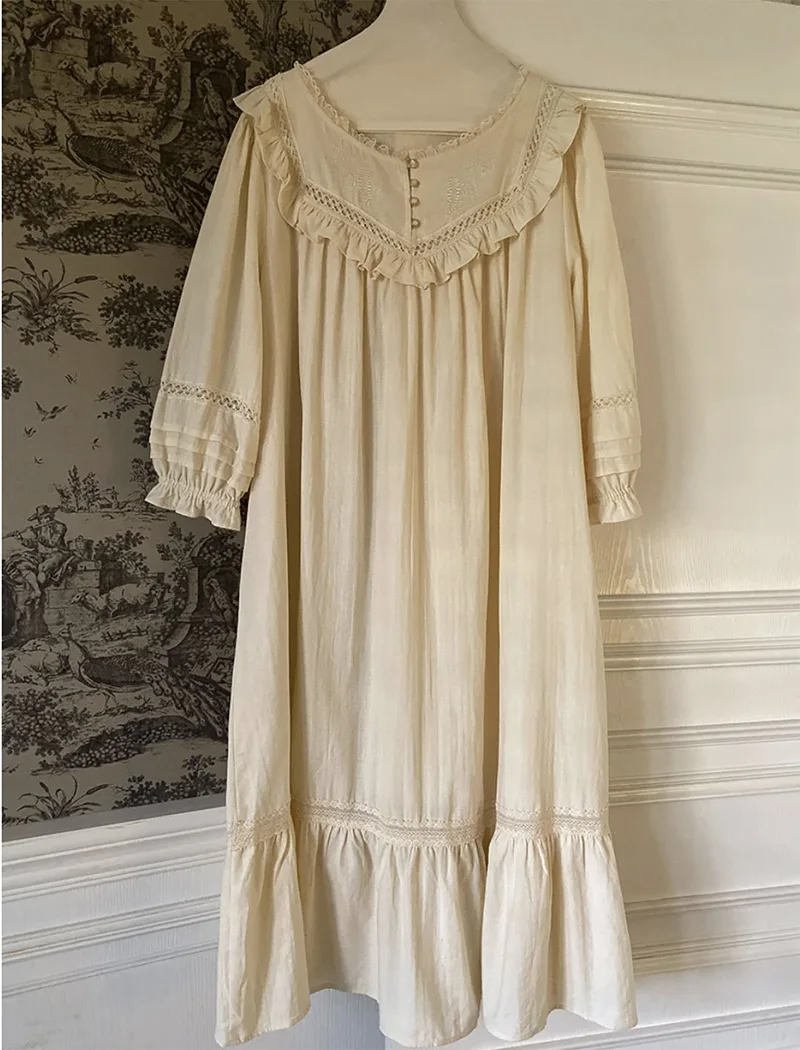 Vintage Women\'s Sleepwear Princess Dress Royal Style Cotton Cream-colored Embroidered Pajamas Sleepshirts Lace Nightgown Nightie