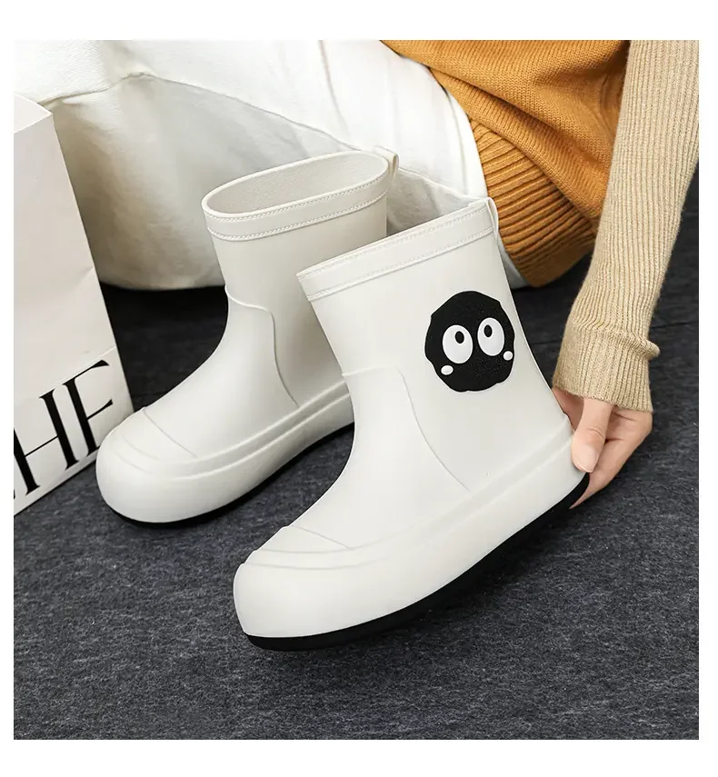 New Women's Cover Foot High Top Flat Sole Rain Shoes Soft Bottom Non Slip Waterproof Oil Resistant Work Shoes Fishing Water Shoe