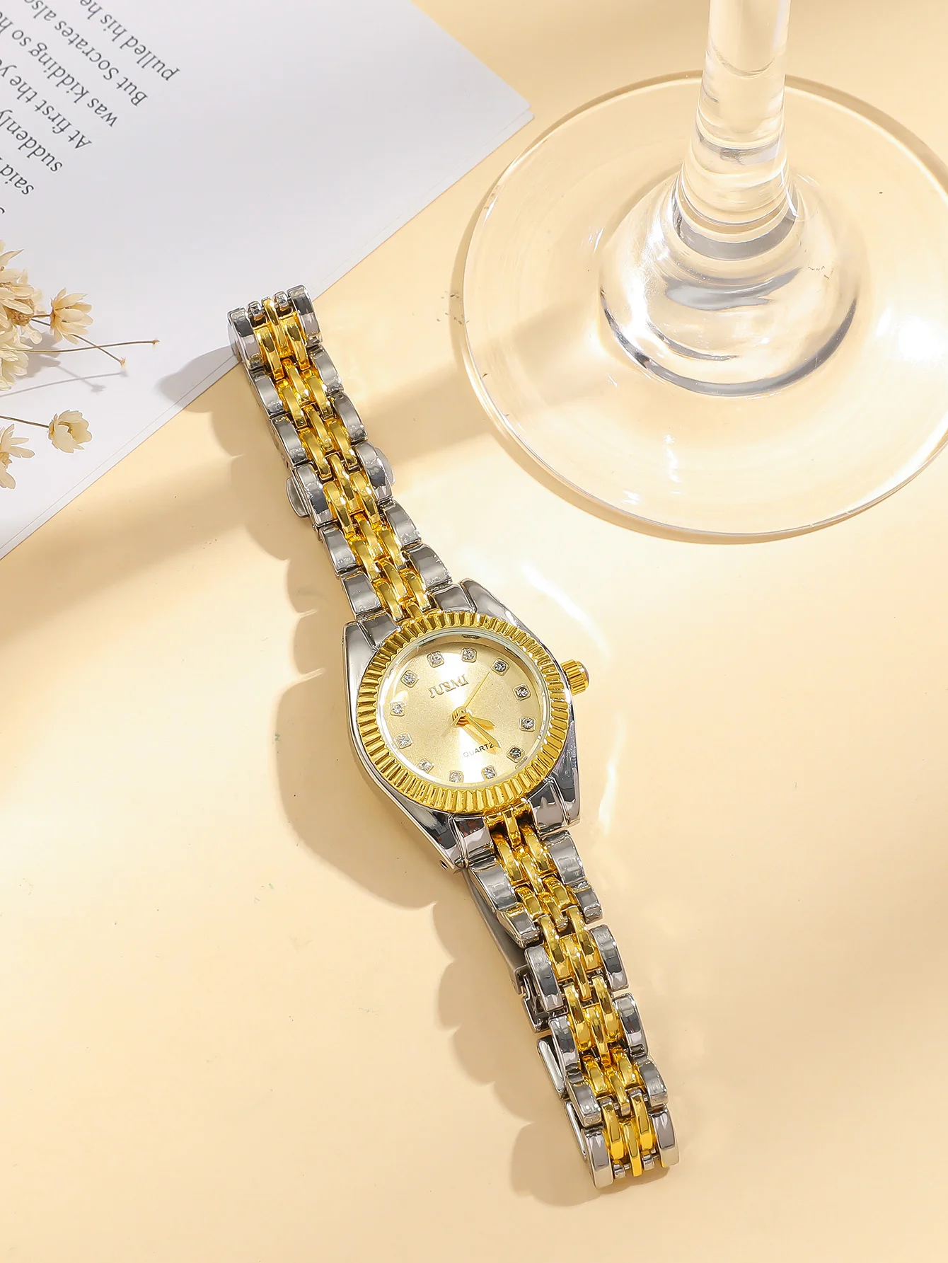 

Элегантные женские часы с двухцветным золотисто-серебристым корпусом, циферблатом с бриллиантовыми вставками, браслетом из нержавеющей стали, роскошные кварцевые наручные часы, идеальный подарок.