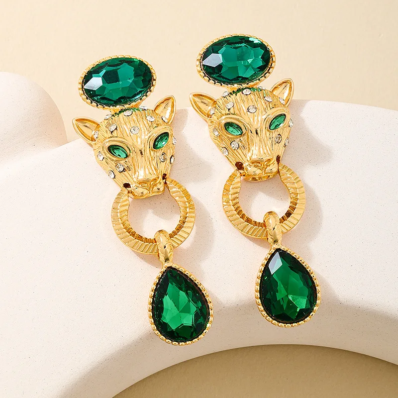 

Medieval Vintage Gold-plated Three-dimensional Leopard Head Earing Light Luxury Crystal Jewelry Earrings Accessories