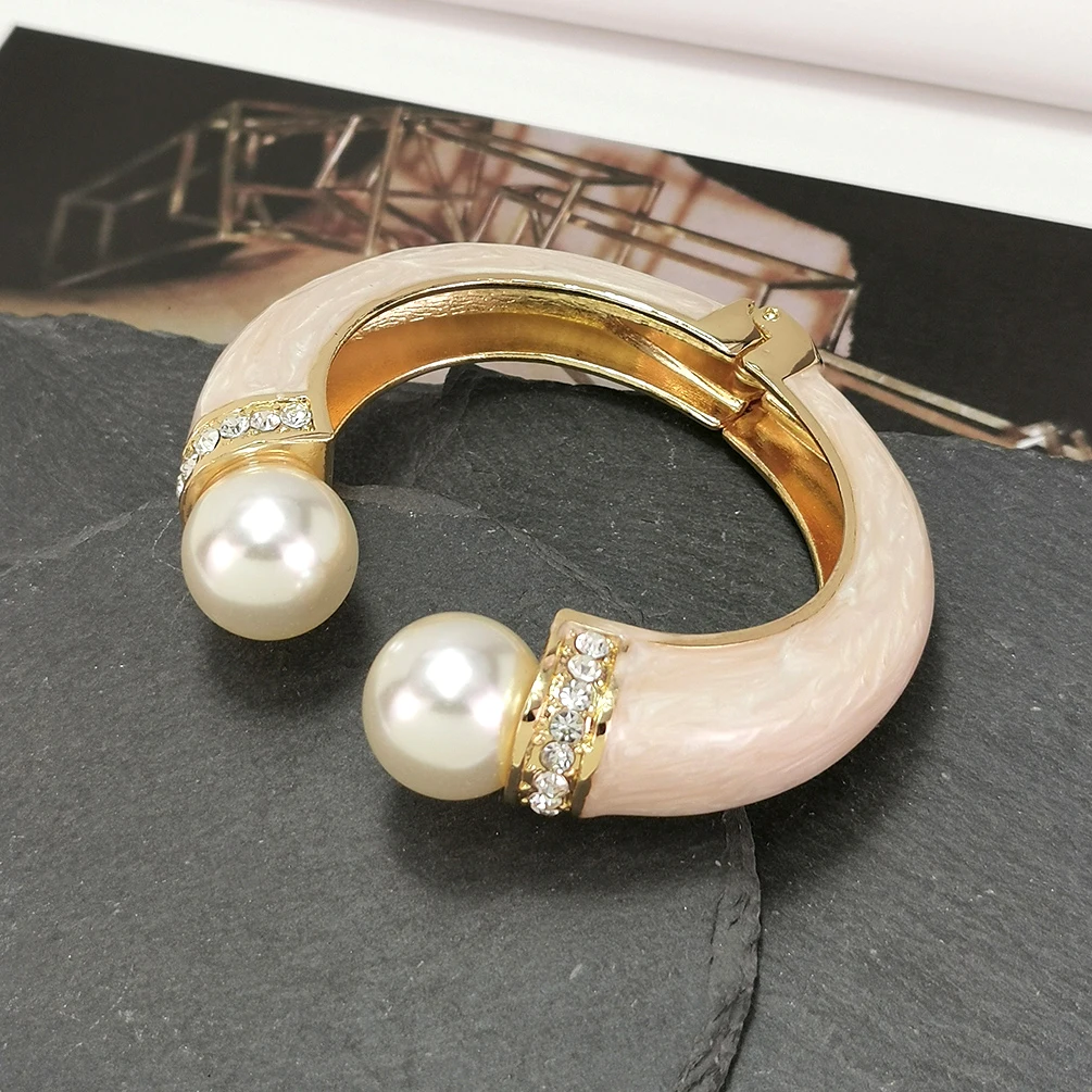 Luxury Imitation Pearl Cuff Bangles Bracelets For Women Statement Alloy Oil Glaze Bracelet Fashion Jewelry Accessories KDLUN