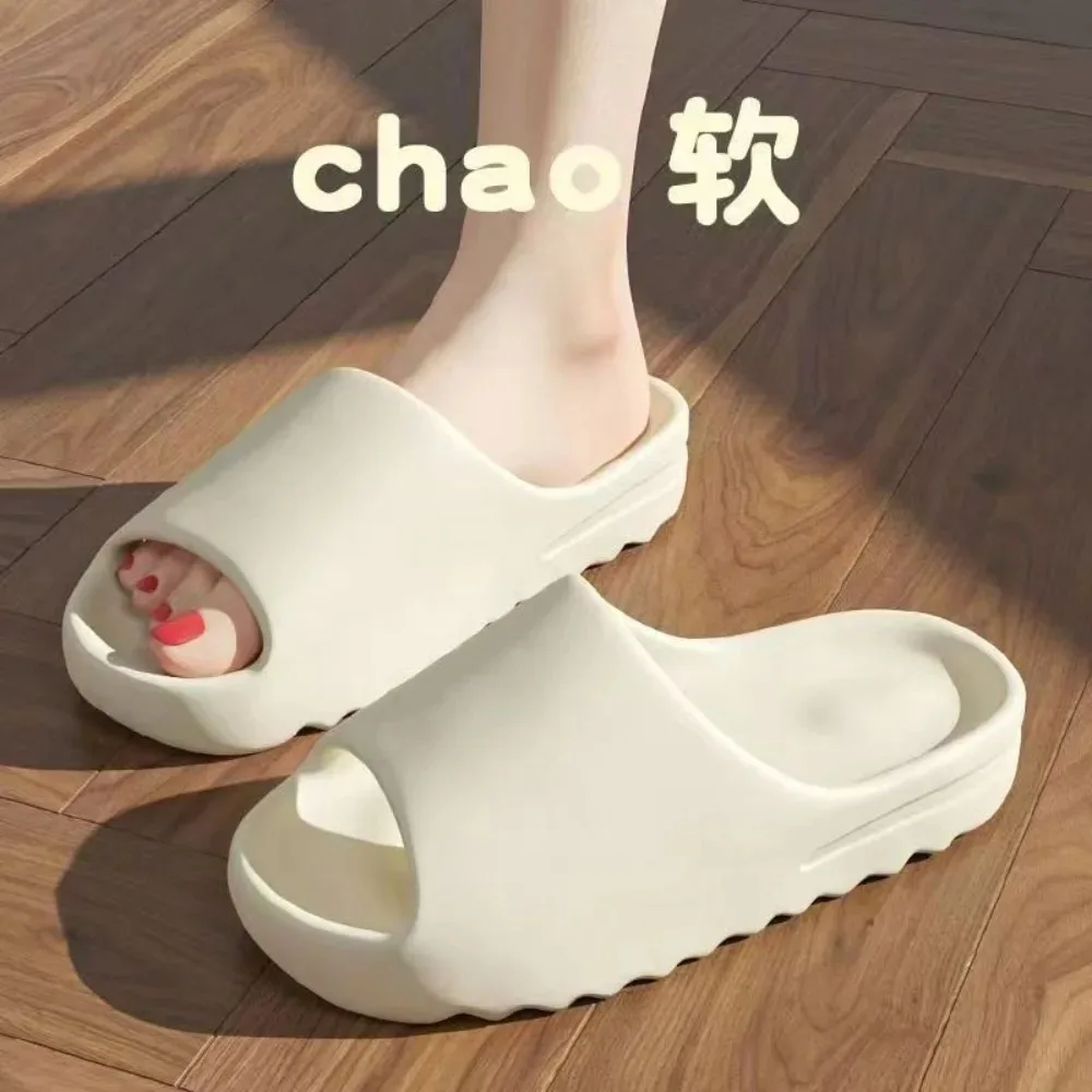 شبشب داخلي بنعل سميك ناعم من مادة إي في إيه للرجال على الموضة الصيفية وصنادل شاطئ مريحة على طراز Yeezys