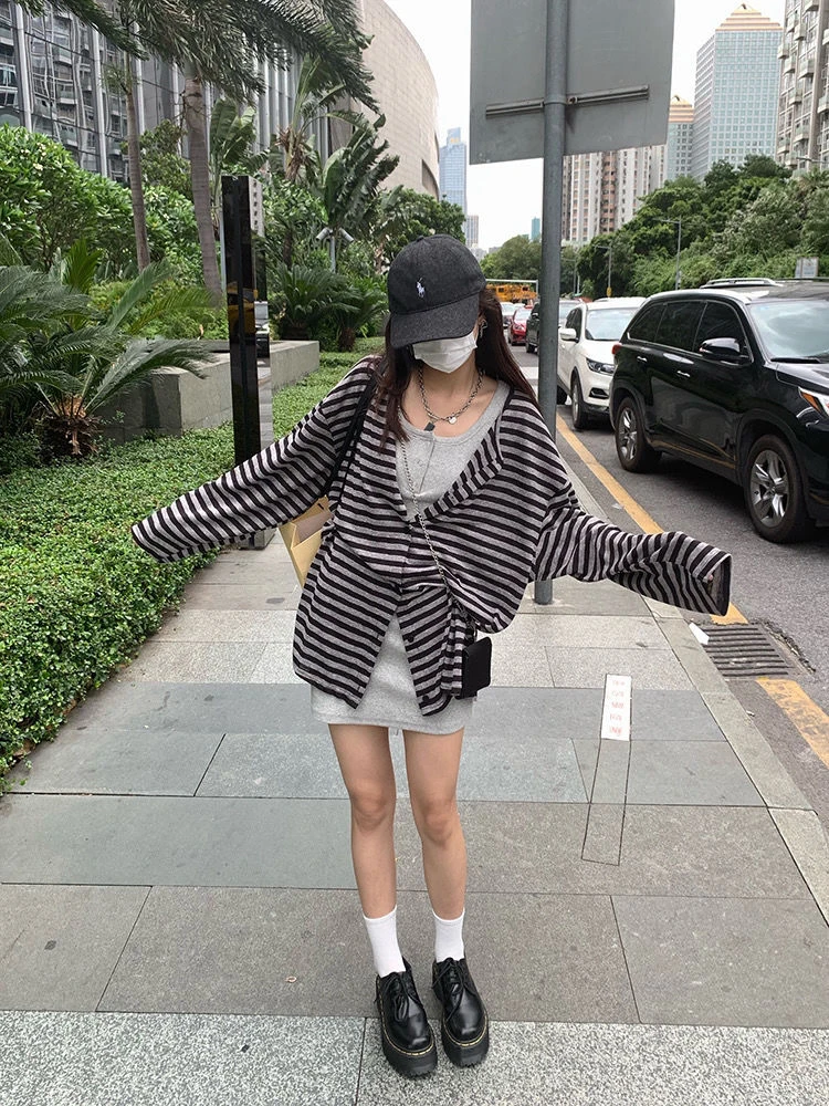 Harajuku Y2k Top Black Gray Striped Cardigan 2022 Autumn Loose Casual Long-Sleeved Top Woman Clothes Grunge Korean Fashion