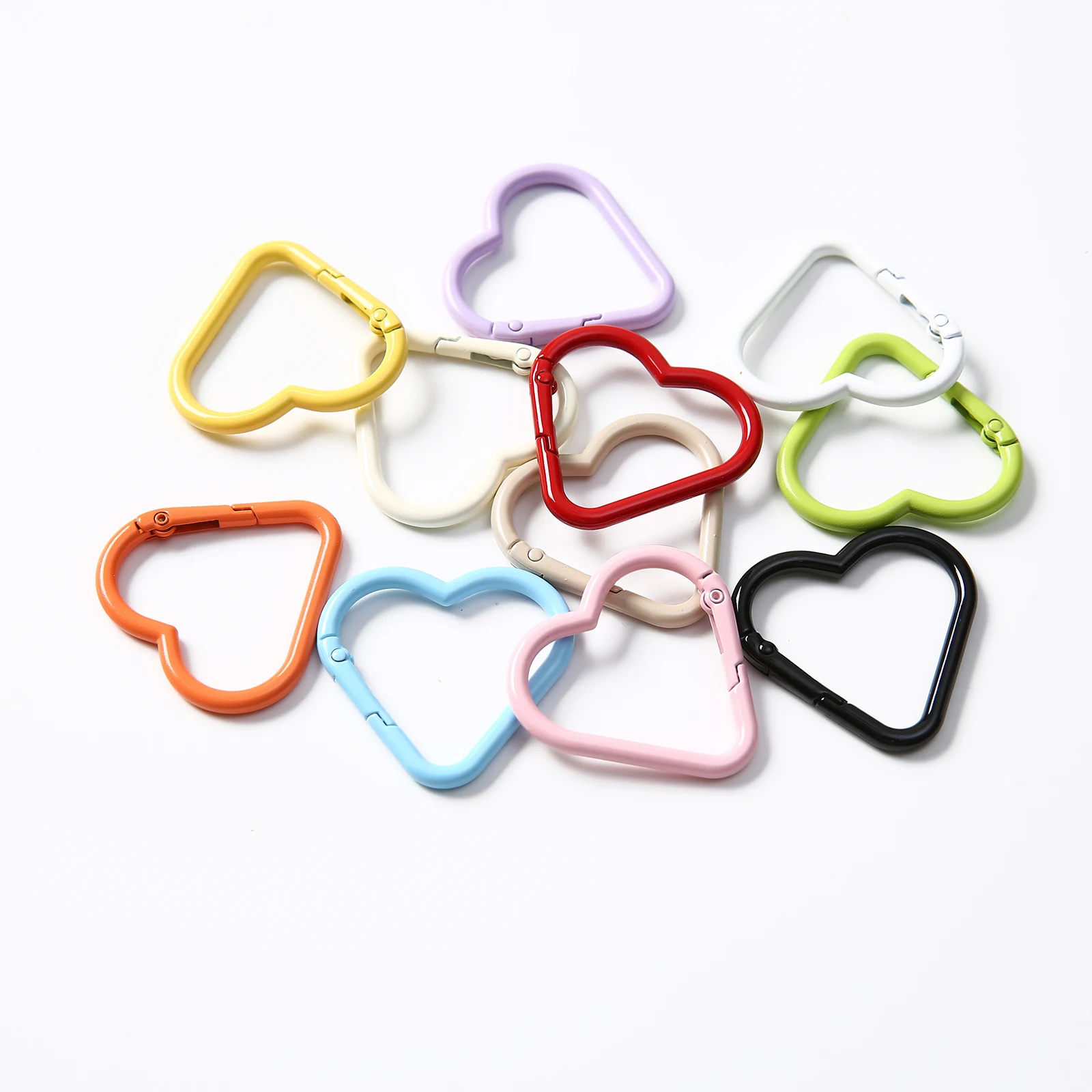 1/5/10/20 قطعة الملونة على شكل قلب حلقة تسلق من الألومنيوم المفاتيح خطاف مشبك مشبك معلق صنع المجوهرات اكسسوارات