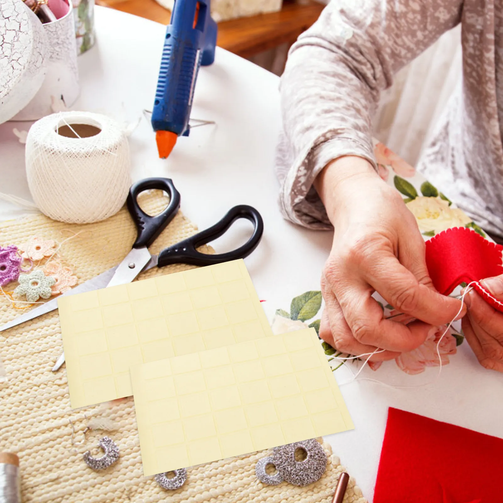 

150Pcs Double Sided Tape Clear Adhesive Square Sticker Strong Stickiness No Trace for Crafts Wedding Decoration Balloon Sealing