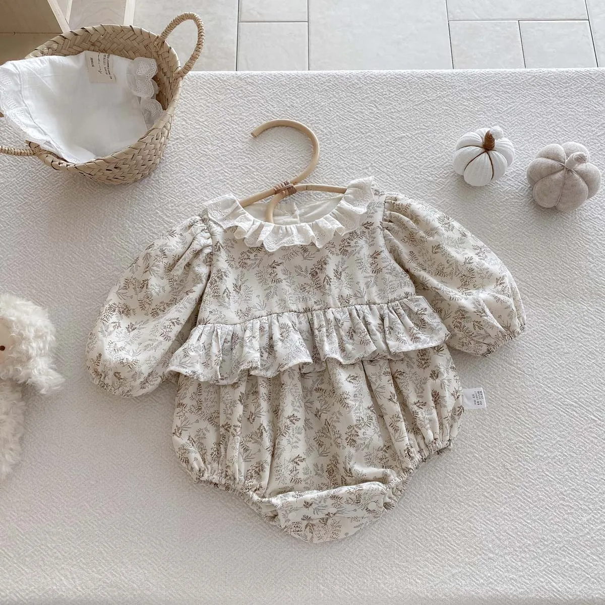 طفل الأزهار السروال القصير الربيع والخريف طويلة الأكمام الحلو خمر عارضة الدانتيل عبق السروال القصير ملابس الاطفال