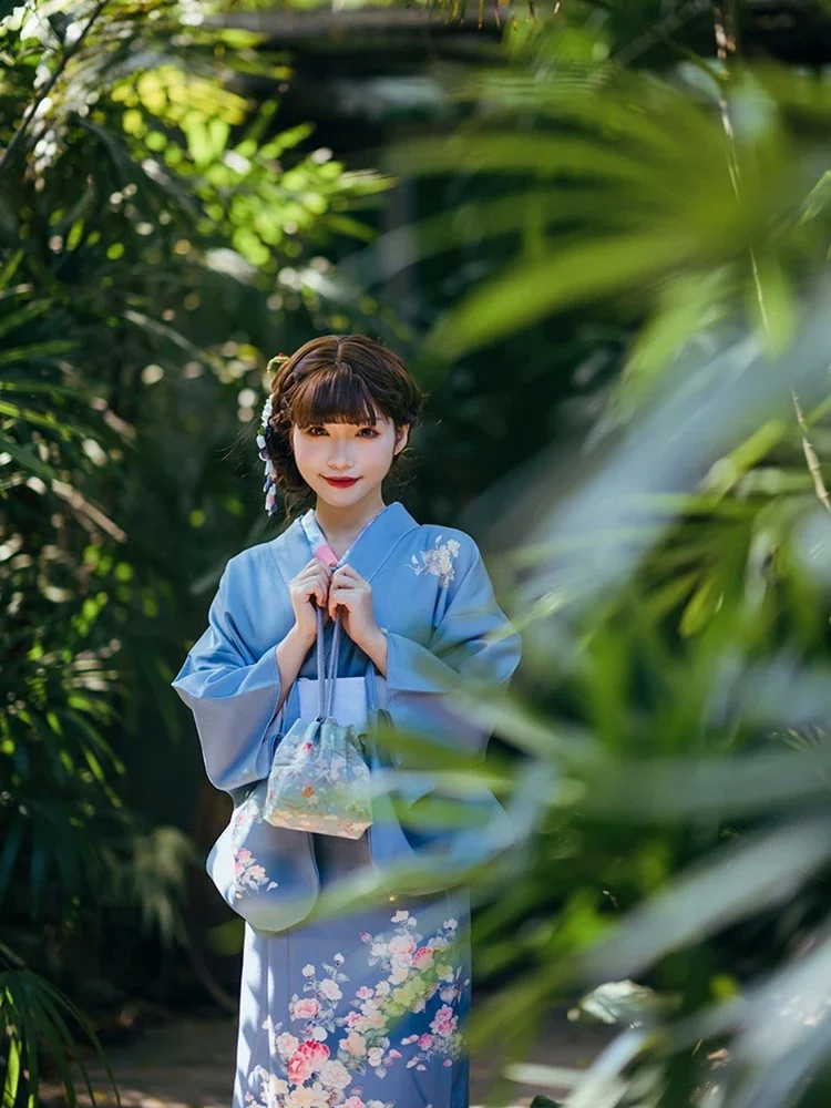 Kimono tradicional de estilo japonés para mujer, conjunto de Yukata con estampado Floral de Color azul Retro, ropa de Cosplay, vestido para actuación en escenario