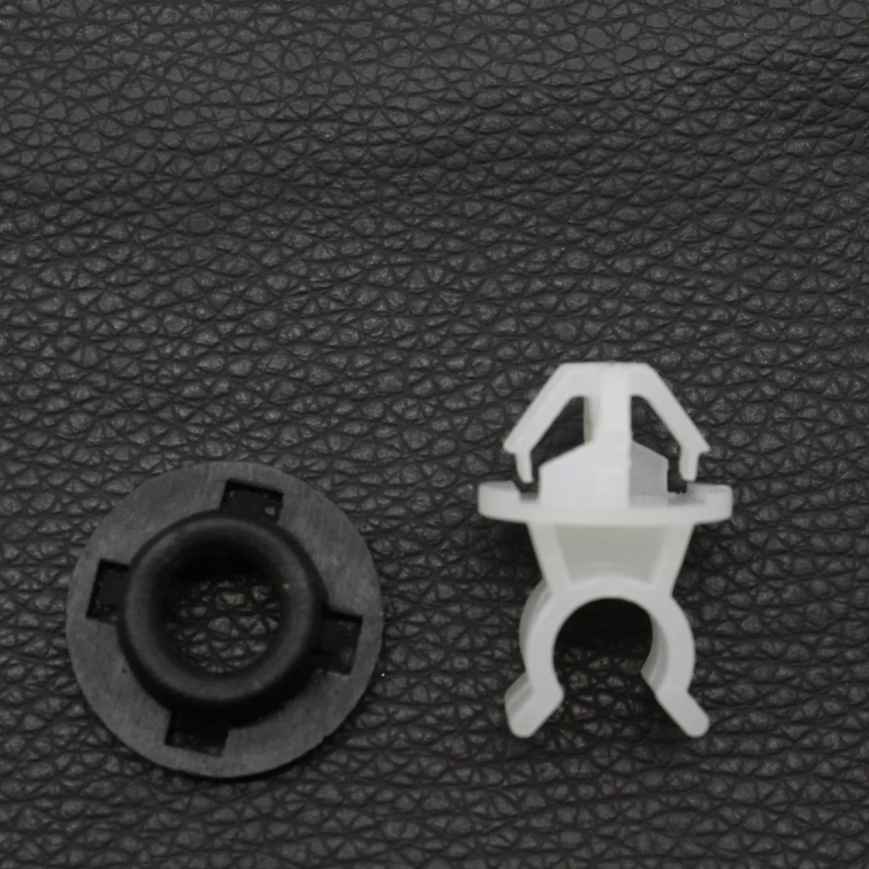 1 Set Hood Prop Rod Support Locking Clip & Grommet Fit For Mitsubishi Lancer 2002–2007 Outlander 2003–2006 – MR523786 MR523317