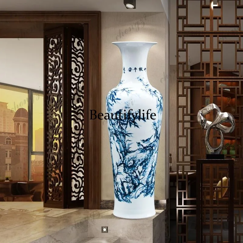 Jingdezhen ceramics hand-painted blue and white porcelain floor-to-ceiling vase ornament Chinese living room decoration