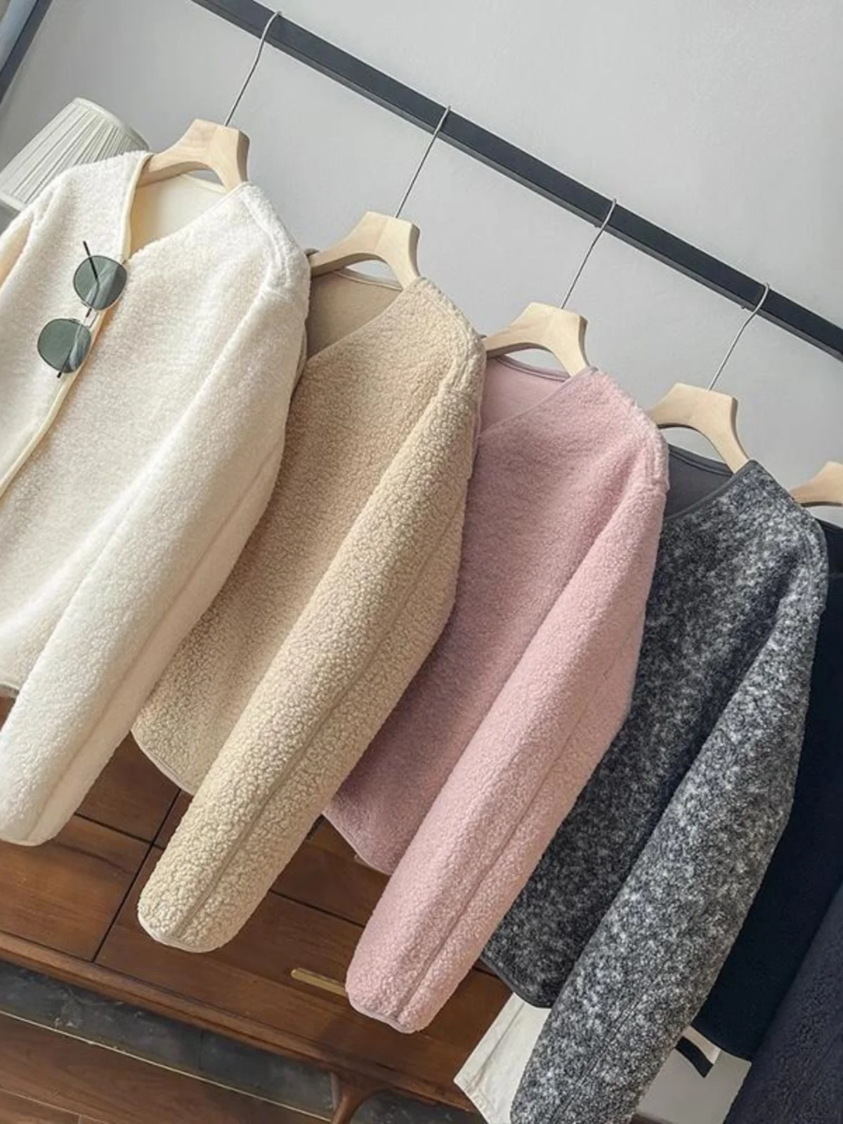 

Deluest Thiened ort Fce Jaet round Ne V-Ne Women's Casual Outerwear Warm Plu Coat Loose Fit Fall Season